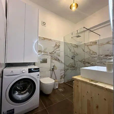 Saint 40 Premium Flat